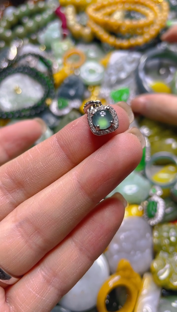 颈饰未镶嵌翡翠/E/翡翠A货，一件也是批发价