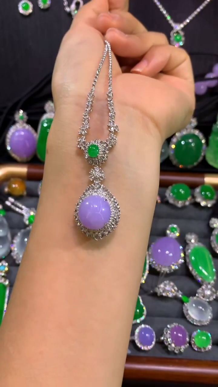 项链18K金镶嵌翡翠套链