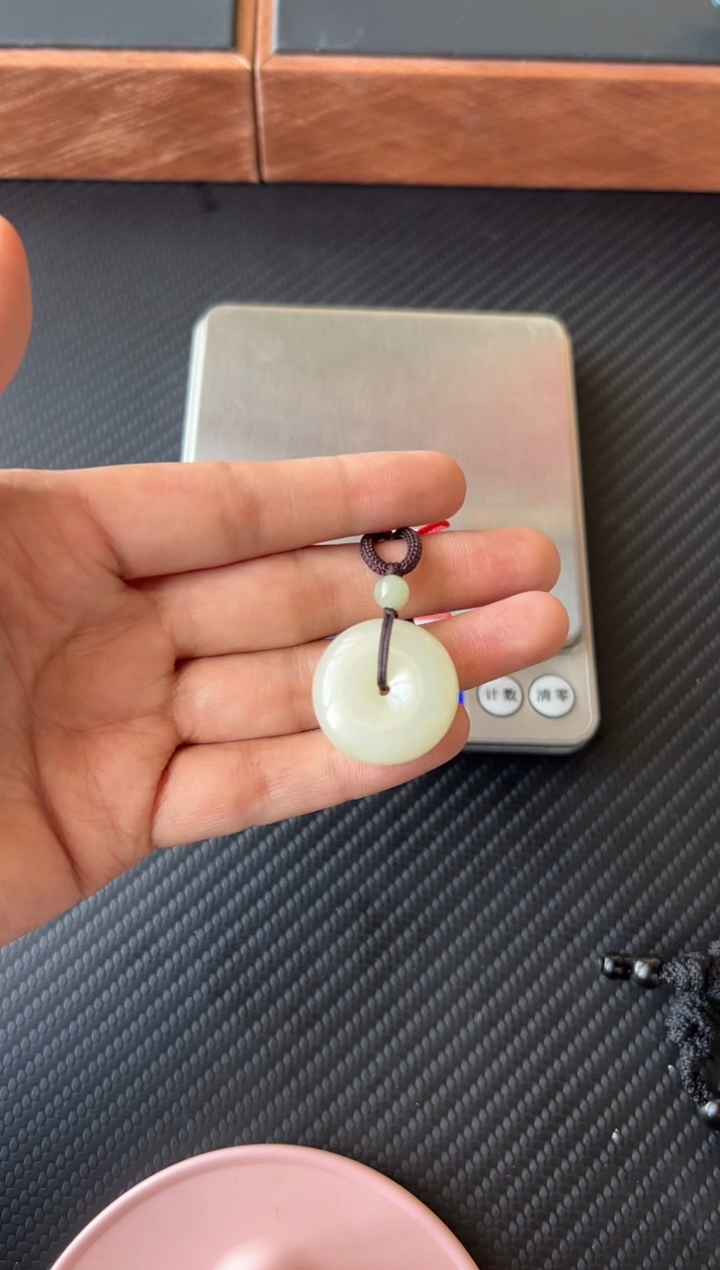 【闪购商品】和田玉吊坠(赠链)未镶嵌且末金山微色差