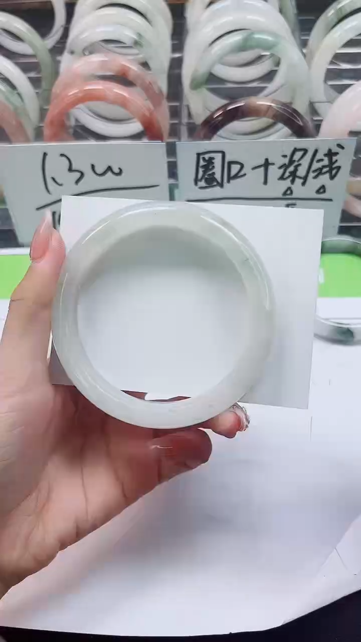 【闪购商品】石英质玉手镯未镶嵌A360-61/62