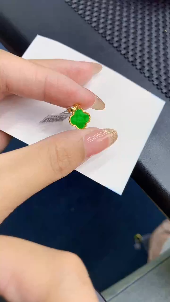 翡翠银S925镶嵌颈饰            8