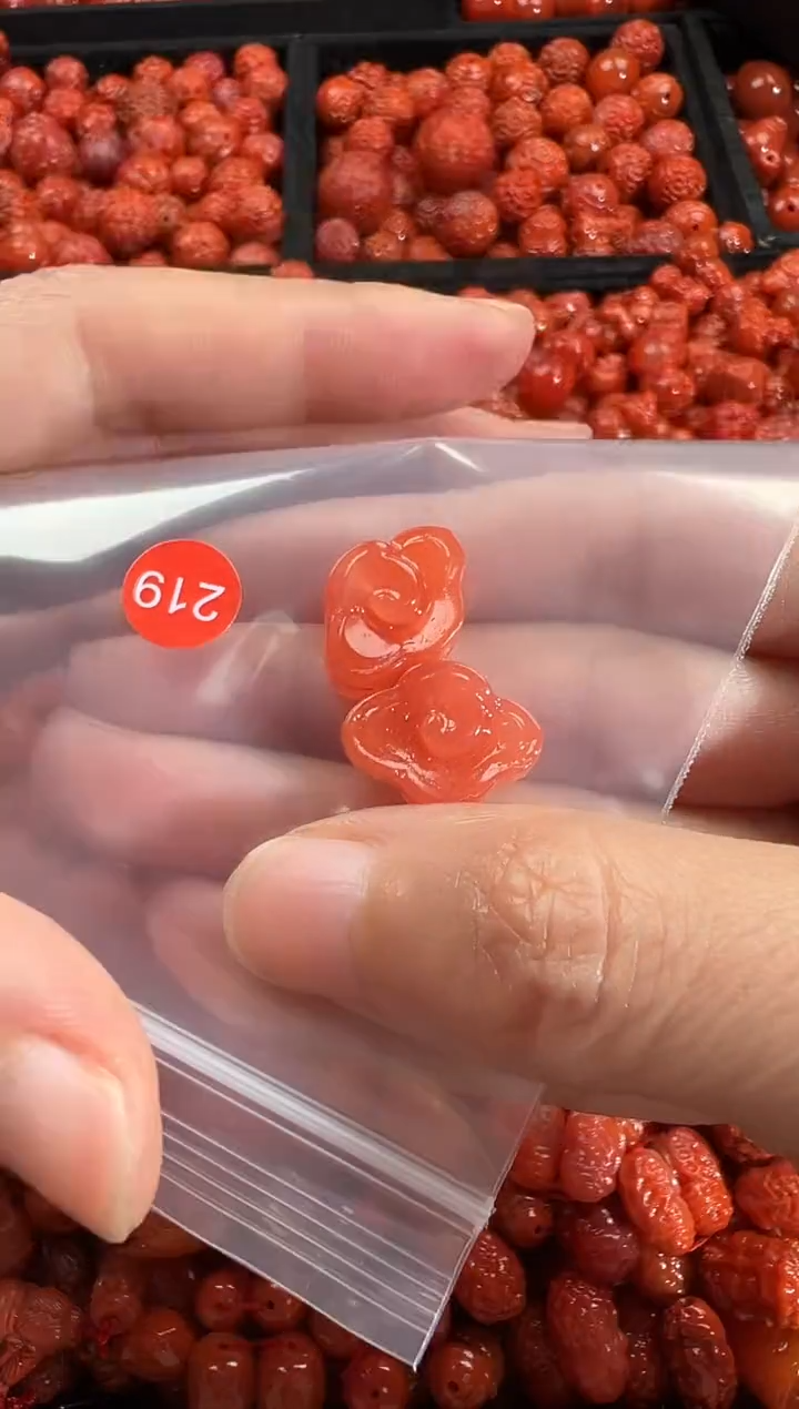 颈饰未镶嵌南红玛瑙1