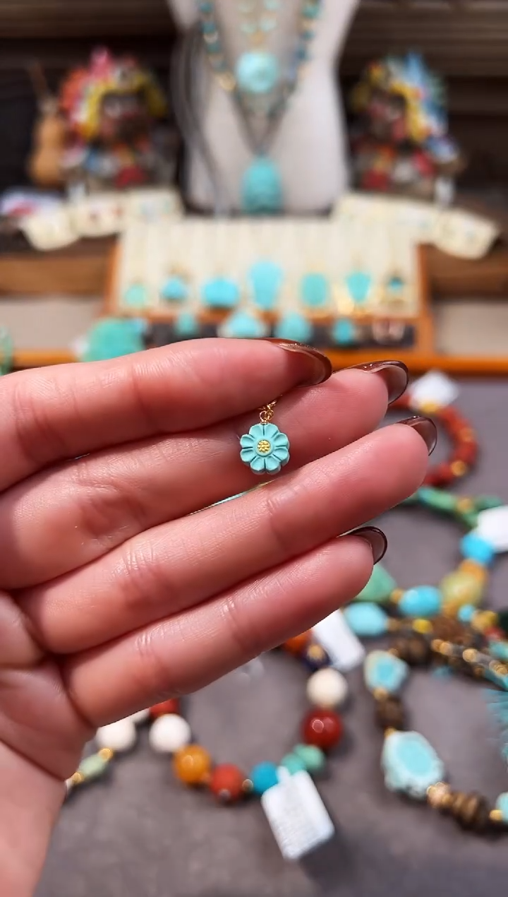 18K金镶嵌绿松石提溜小雏菊