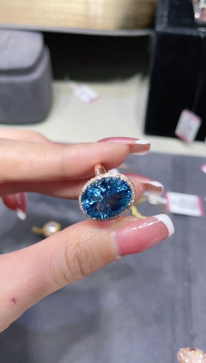 【闪购商品】托帕石戒指18K金镶嵌·