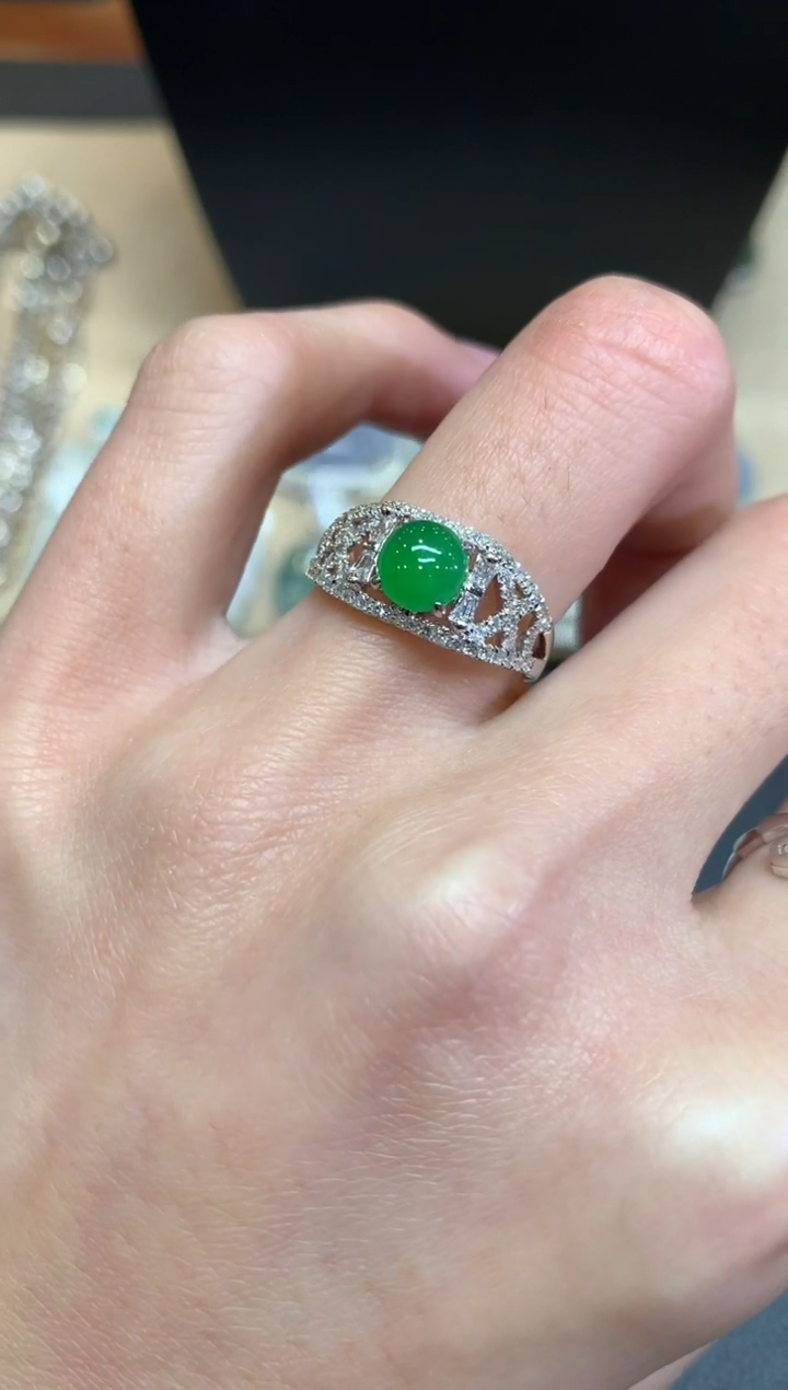 【闪购商品】翡翠戒指18K金镶嵌蛋面【无服务费】