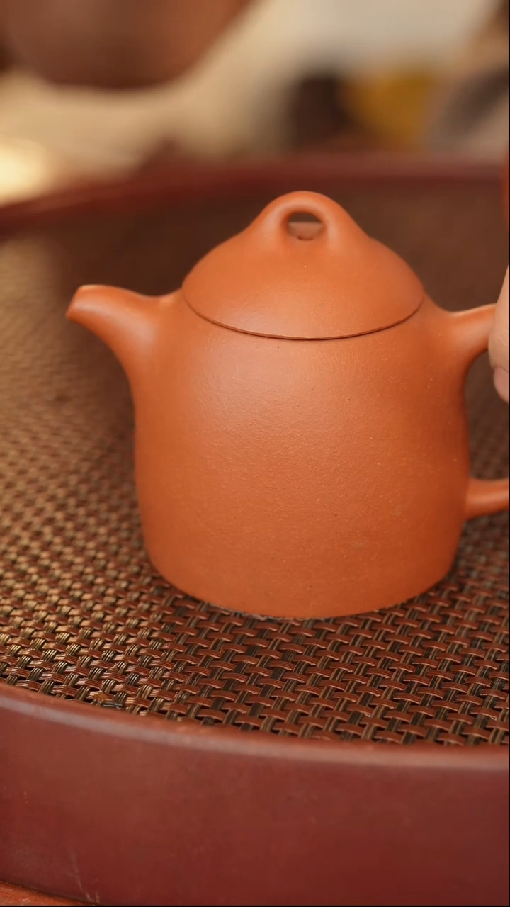 紫砂茶壶秦权 红泥  210cc