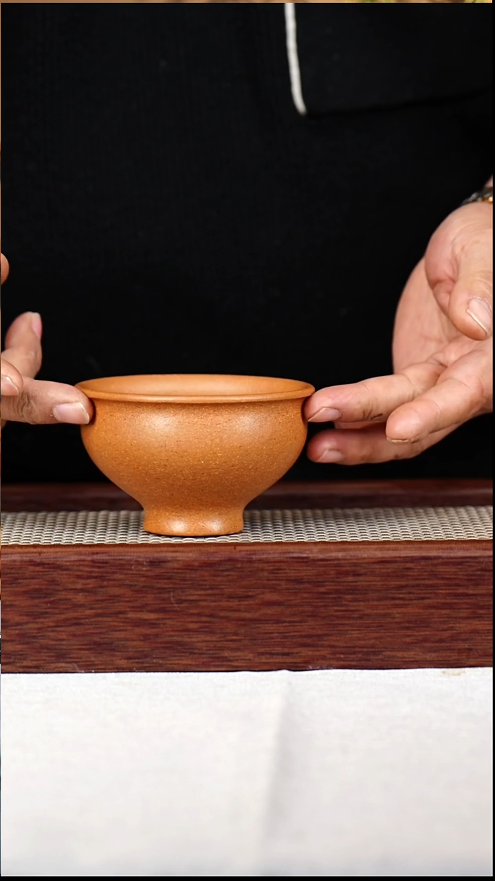 茶杯紫砂老宕口黄金段190CC-026