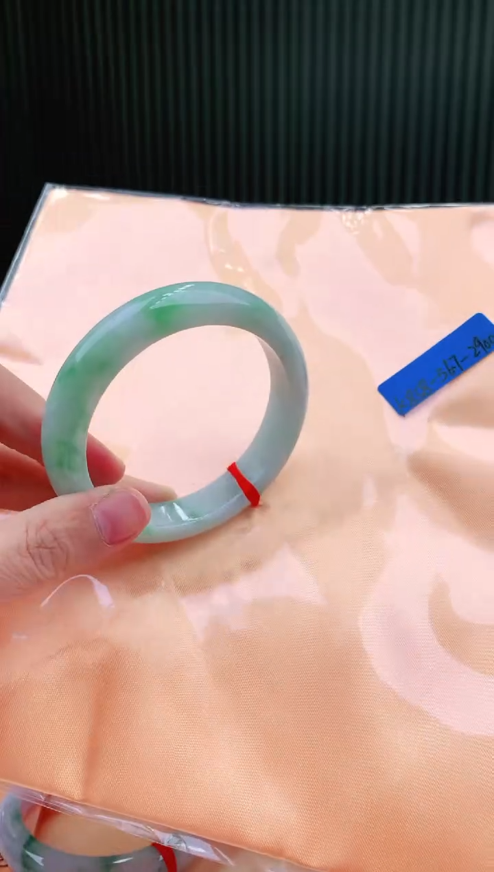 未镶嵌手镯翡翠56+