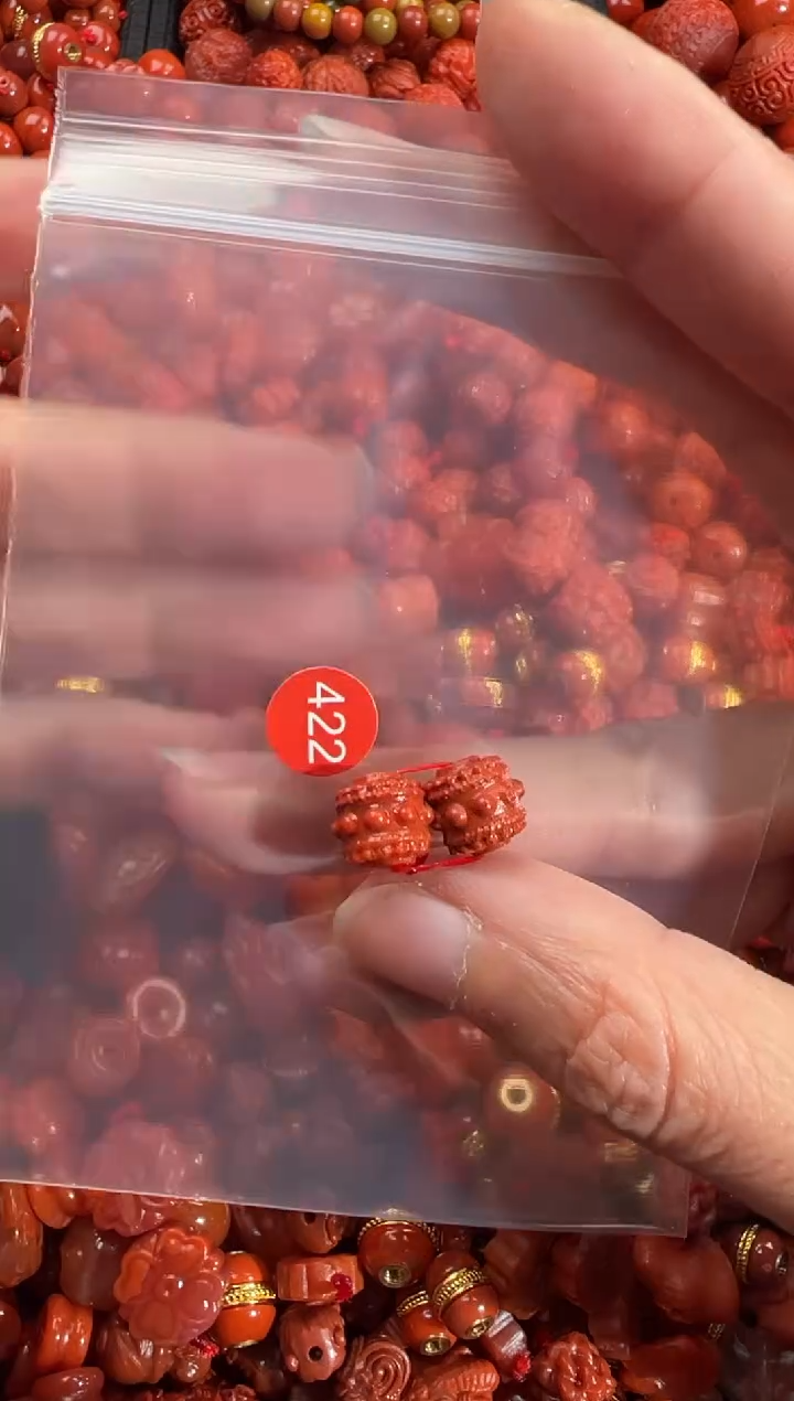 南红玛瑙未镶嵌颈饰1