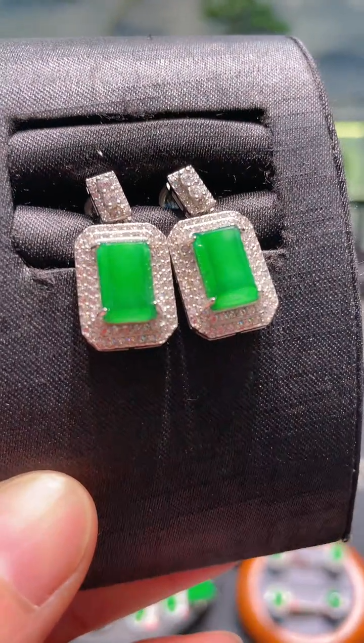 【闪购商品】翡翠耳饰银S925镶嵌A10天然A货翡翠