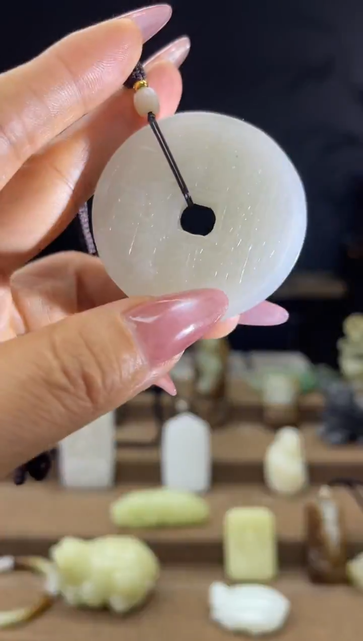 颈饰未镶嵌和田玉1