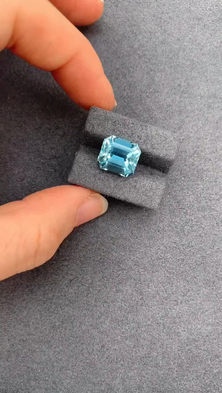 【闪购商品】海蓝宝石裸石未镶嵌6.4ct海蓝宝