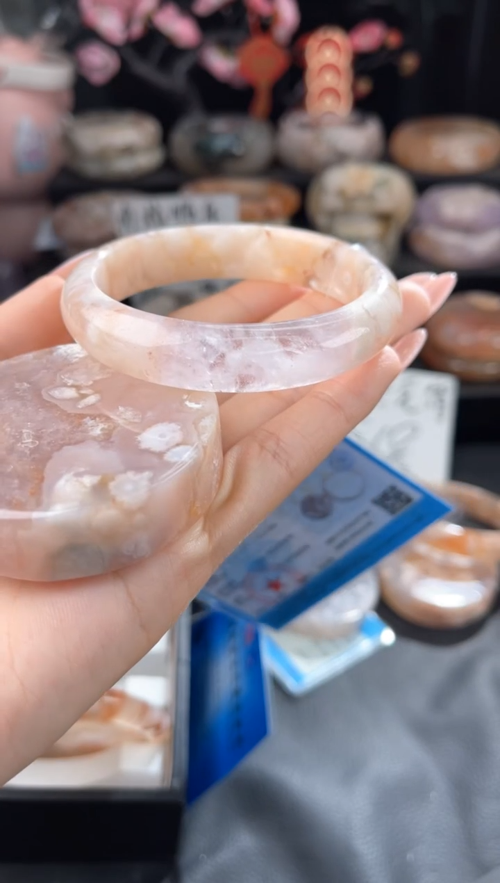 【闪购商品】石英质玉手镯未镶嵌57