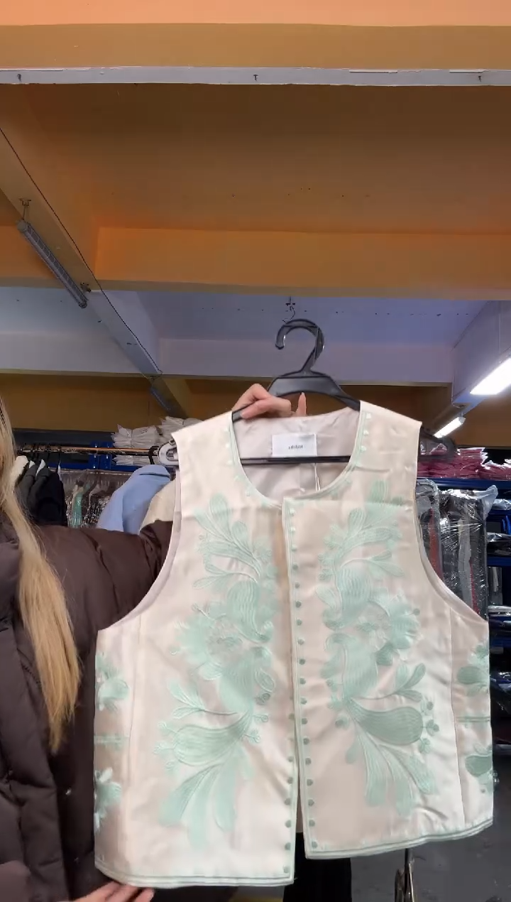 717025-杏色-马夹