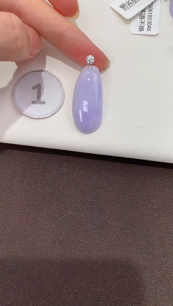 翡翠18K金镶嵌颈饰天然缅甸a货翡翠