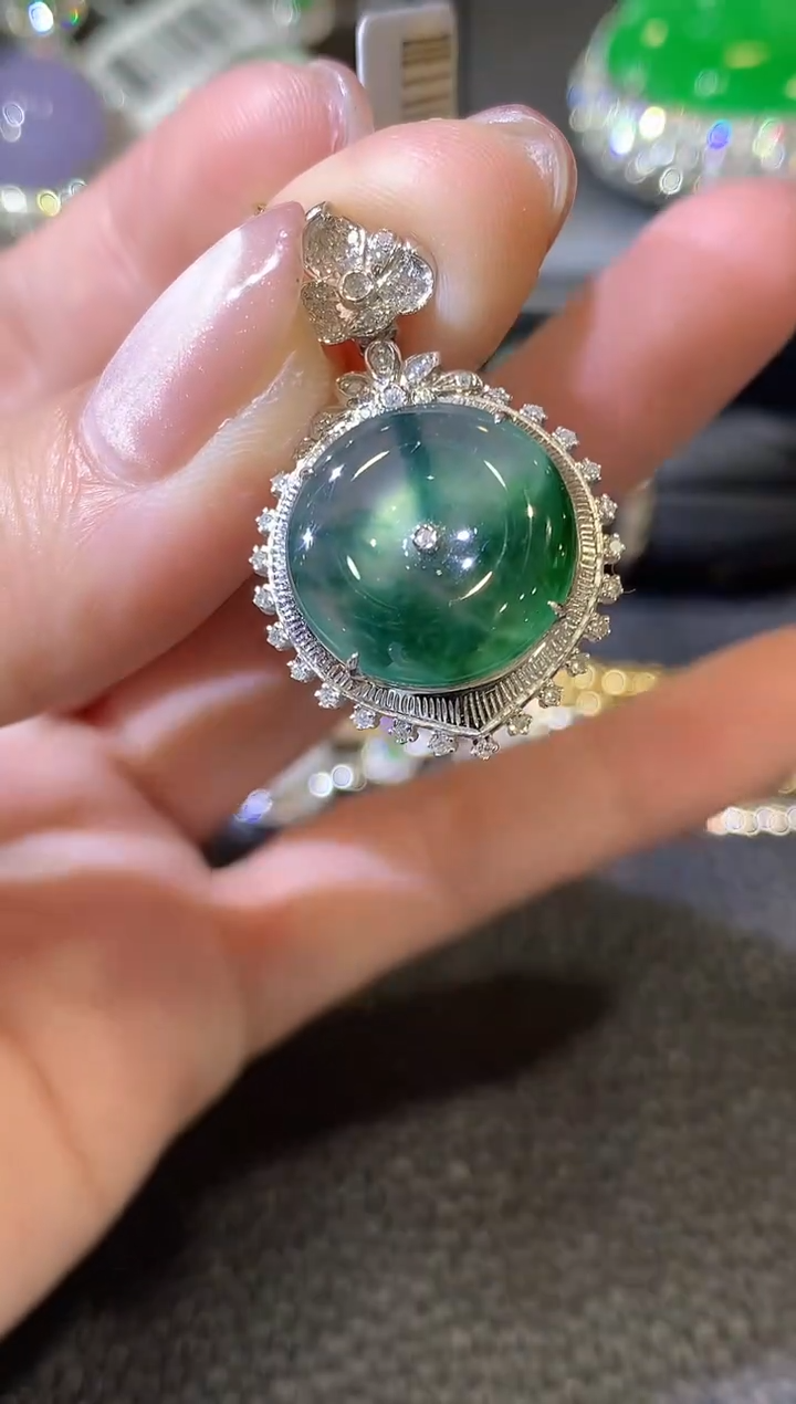 【闪购商品】翡翠吊坠(不含链)18K金镶嵌D42翡翠