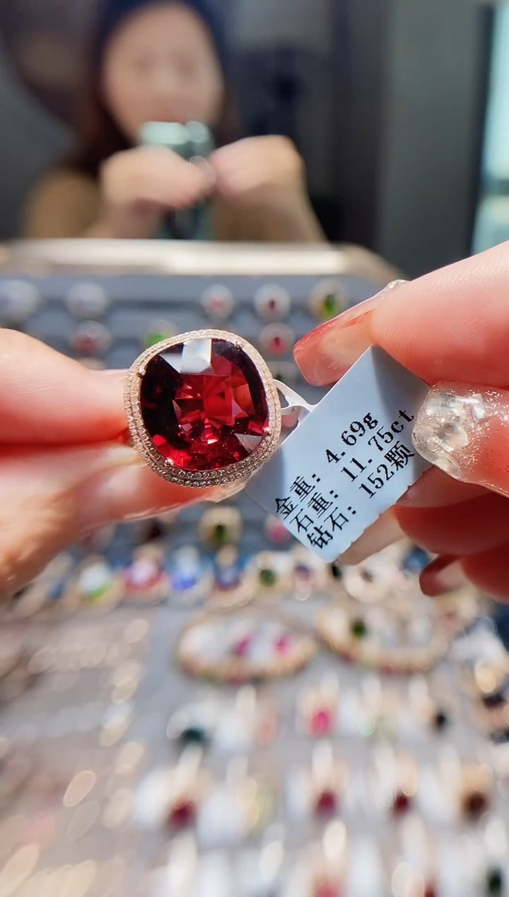 18K金镶嵌戒指碧玺11.75ct