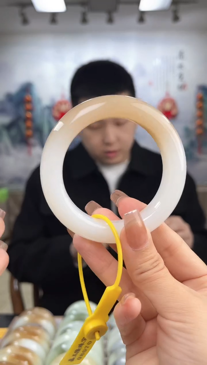 【闪购商品】和田玉手镯未镶嵌56+圈口仅一只