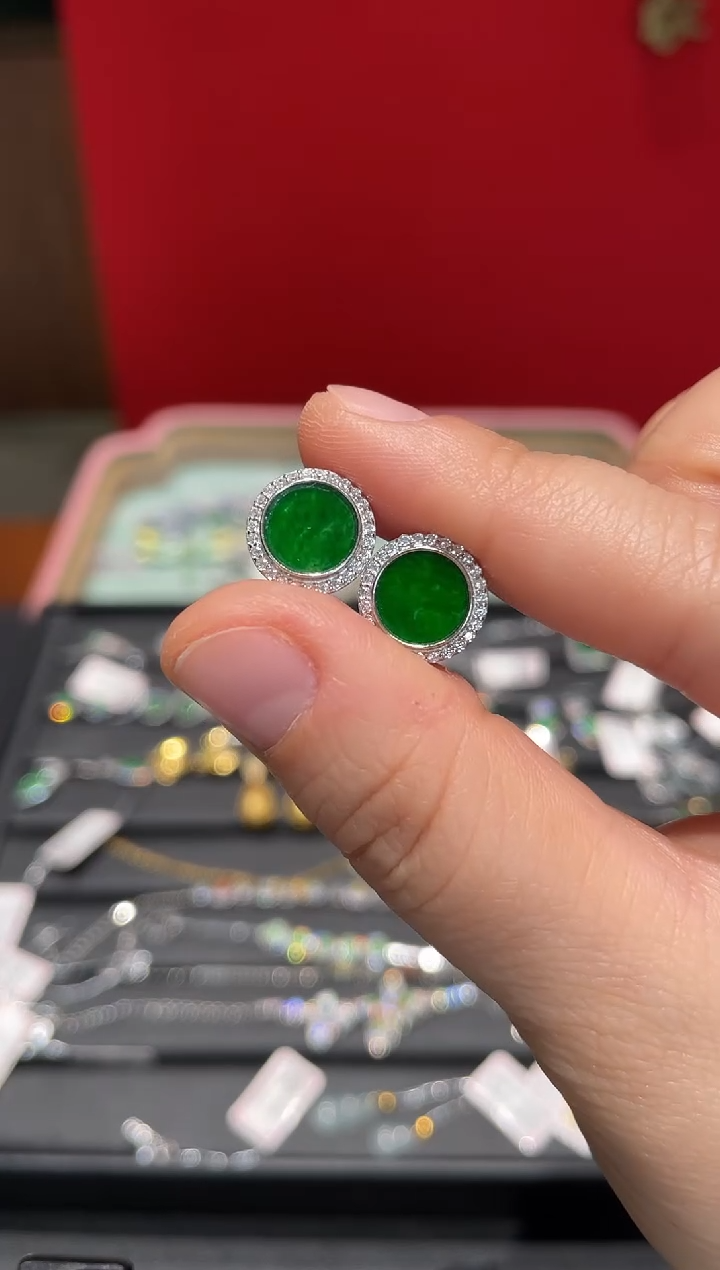 颈饰银S925镶嵌翡翠耳钉