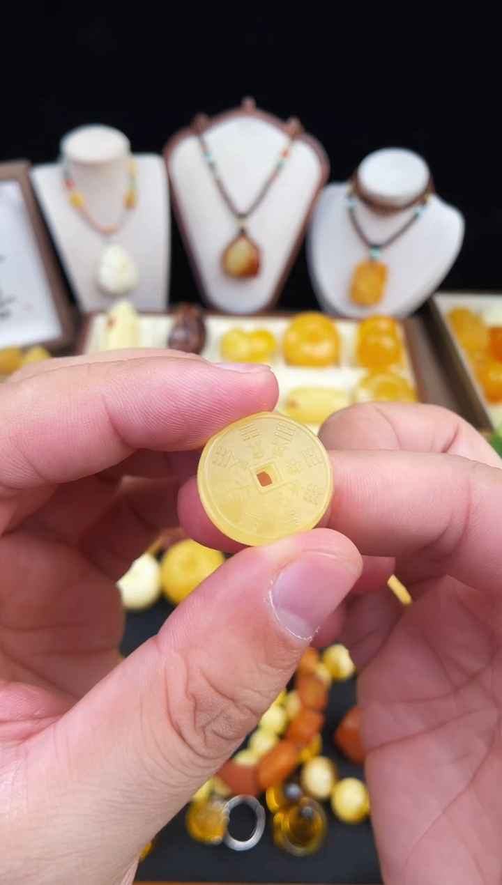 琥珀未镶嵌珠宝奇石柒月