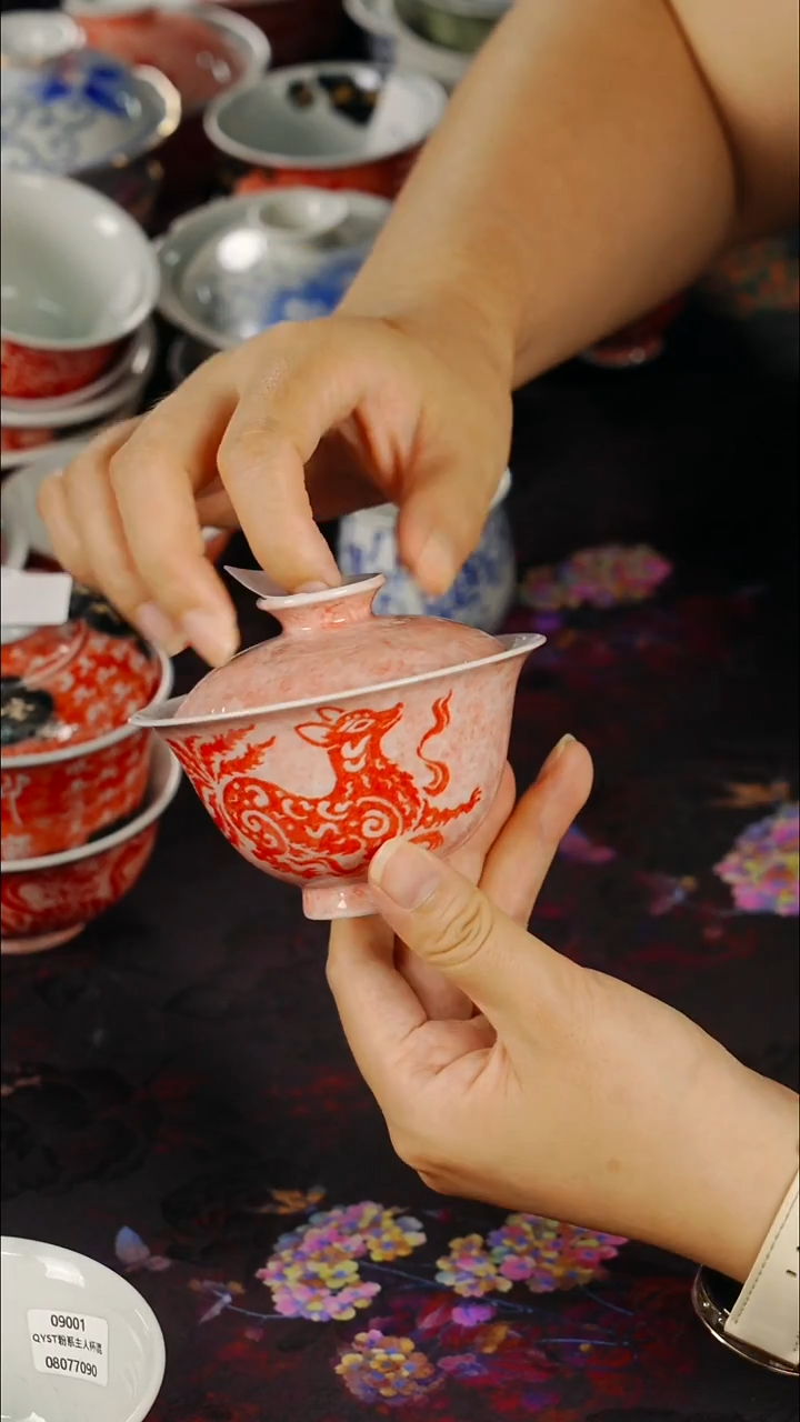 陶瓷一盏清茗，一席美器