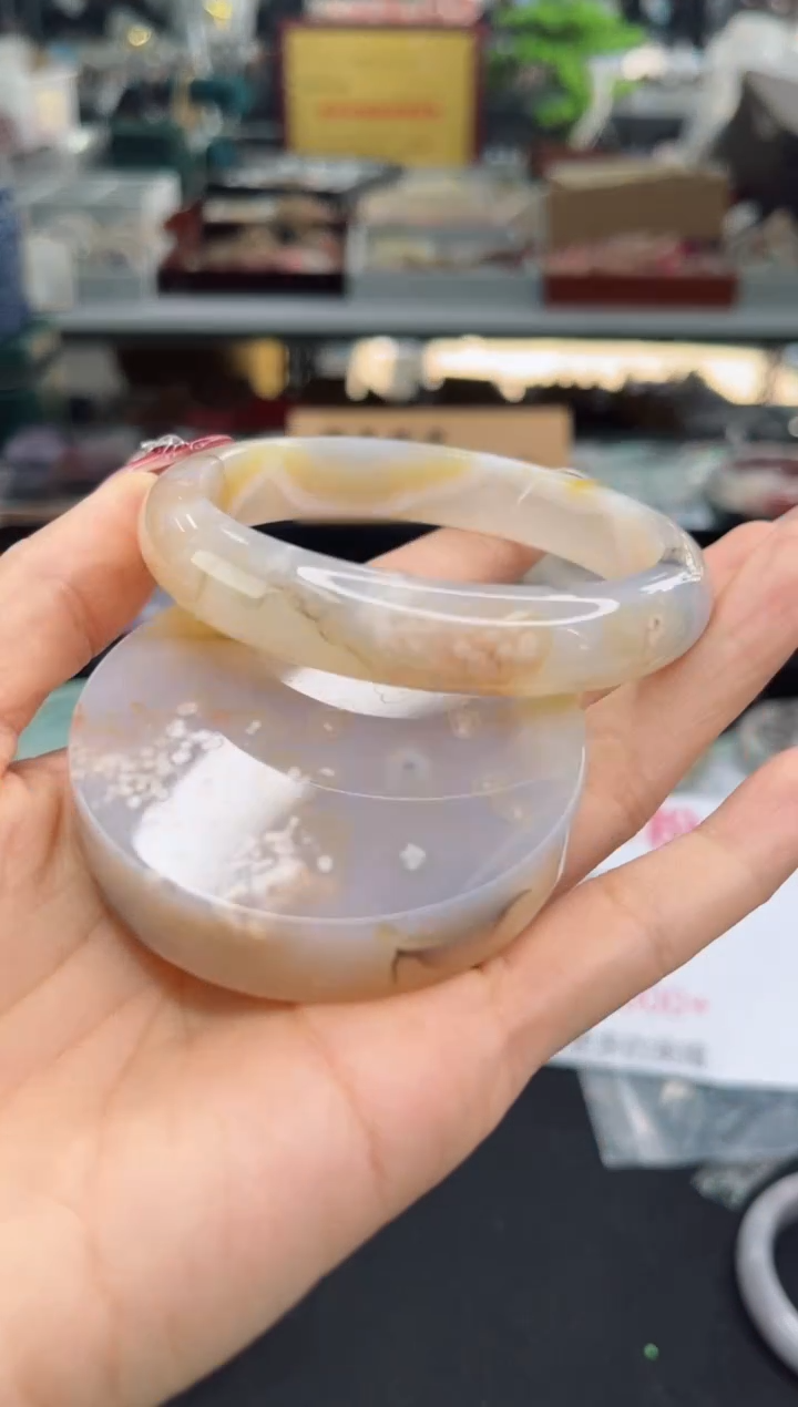 【闪购商品】石英质玉手镯未镶嵌59圈口（赠品镯心）3455476