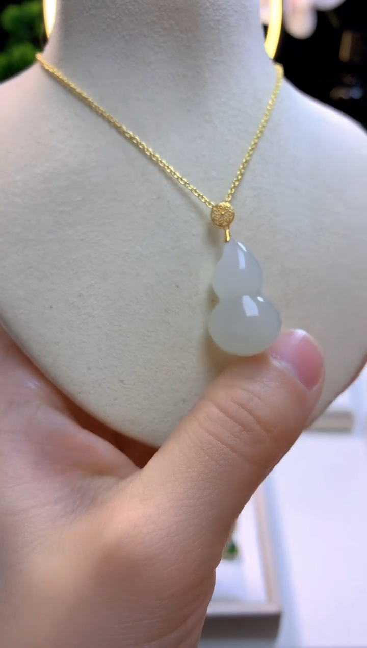 【闪购商品】和田玉吊坠18K金镶嵌葫芦