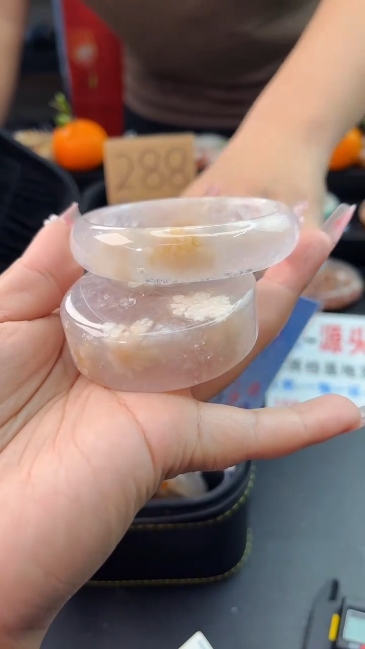 【闪购商品】石英质玉手镯未镶嵌赠送镯心（57圈口）