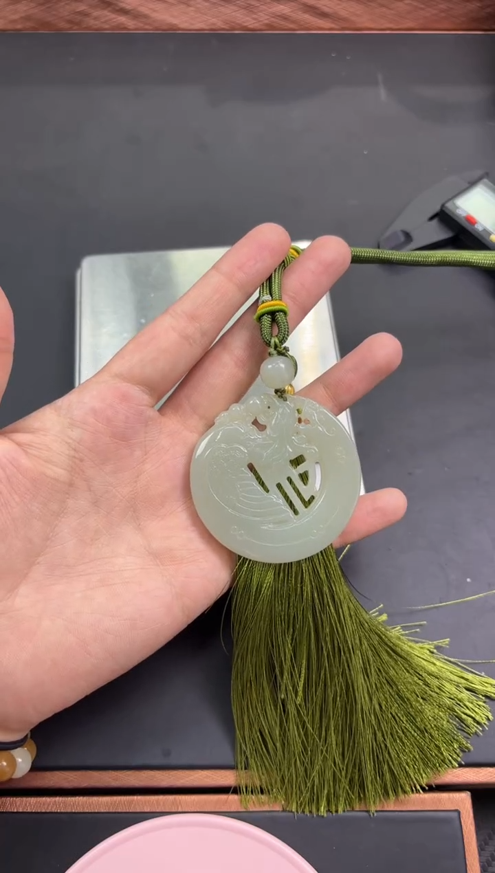 【闪购商品】和田玉把件未镶嵌且末微色差近矿把件