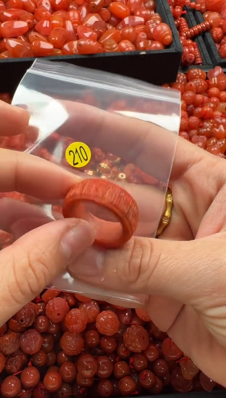 【闪购商品】南红玛瑙颈饰未镶嵌1