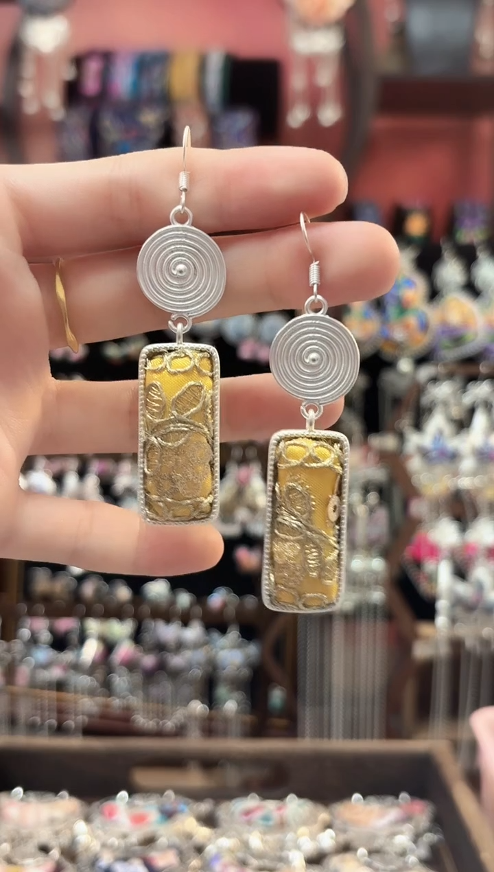 织绣 云织谣民族风精美饰品   230