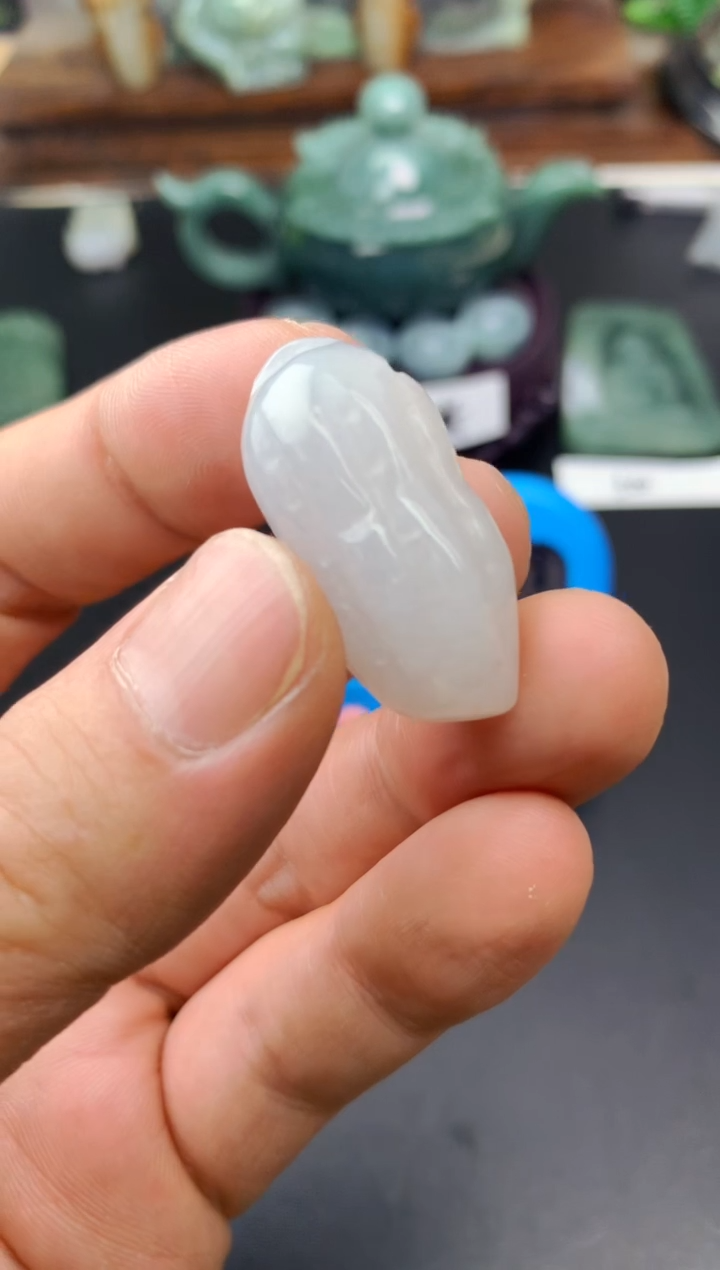 颈饰未镶嵌翡翠琥**光花生