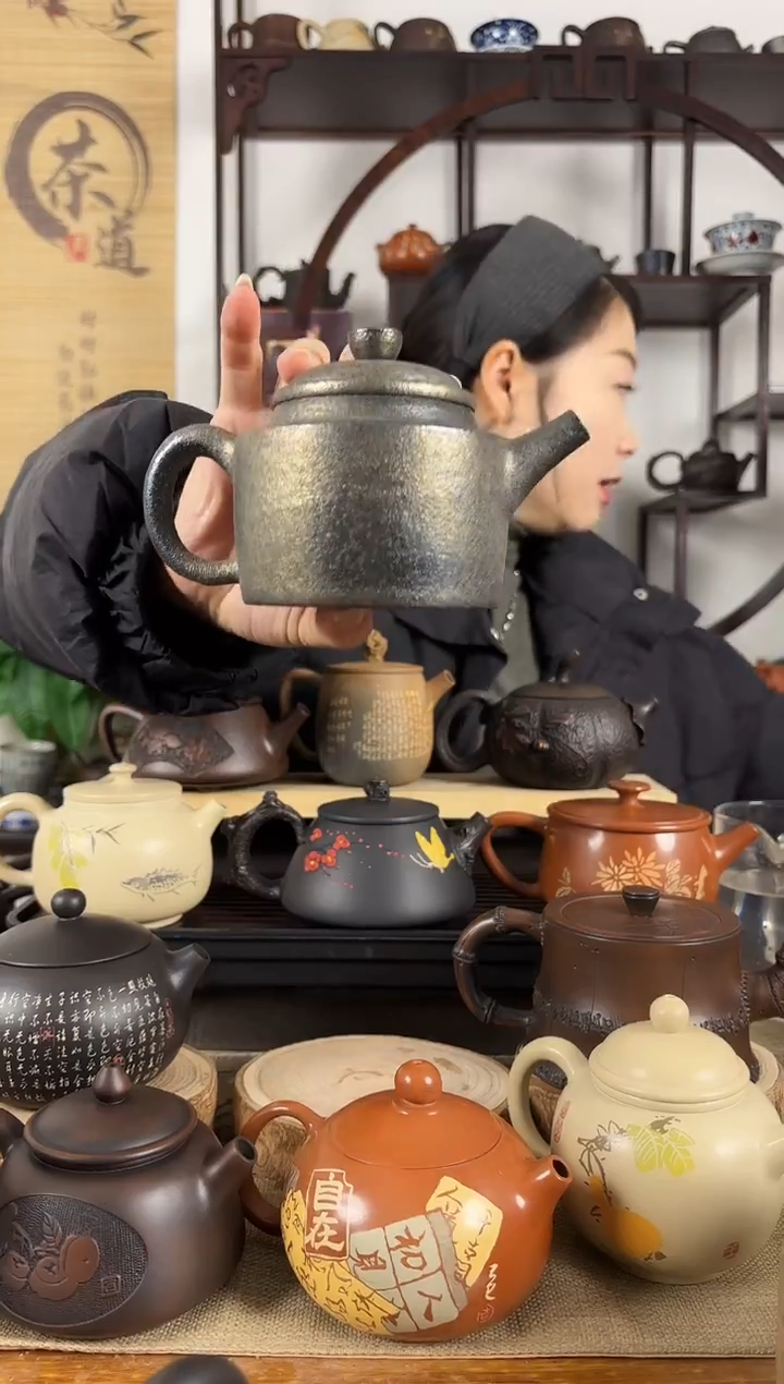 云南建水紫陶茶壶220CC左右