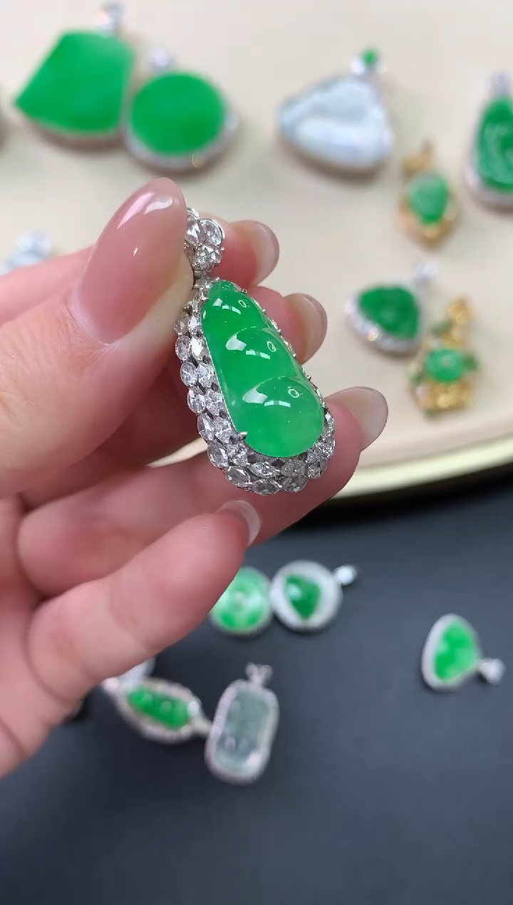 翡翠18K金镶嵌吊坠(不含链)Y634|56800