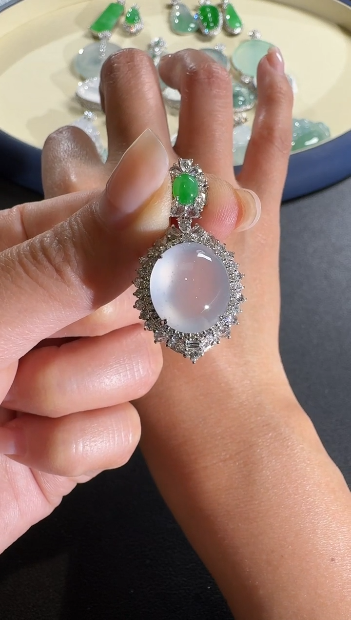 【闪购商品】翡翠吊坠(不含链)18K金镶嵌【源头工厂】钻石镶嵌