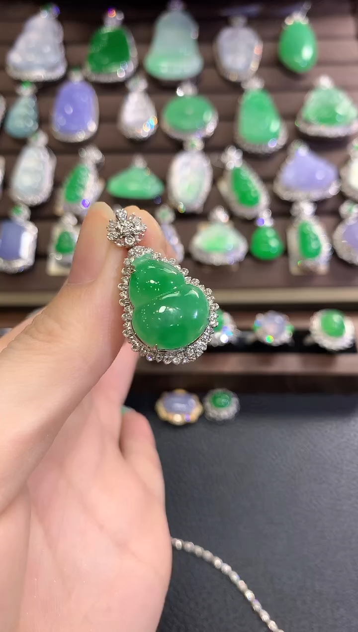 吊坠(不含链)18K金镶嵌翡翠秋日珠宝W70