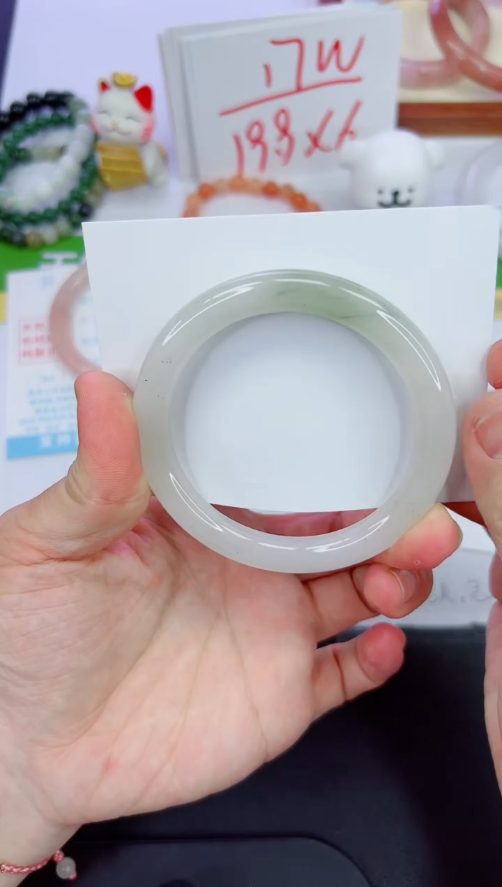 【闪购商品】石英质玉手镯未镶嵌491-58.4