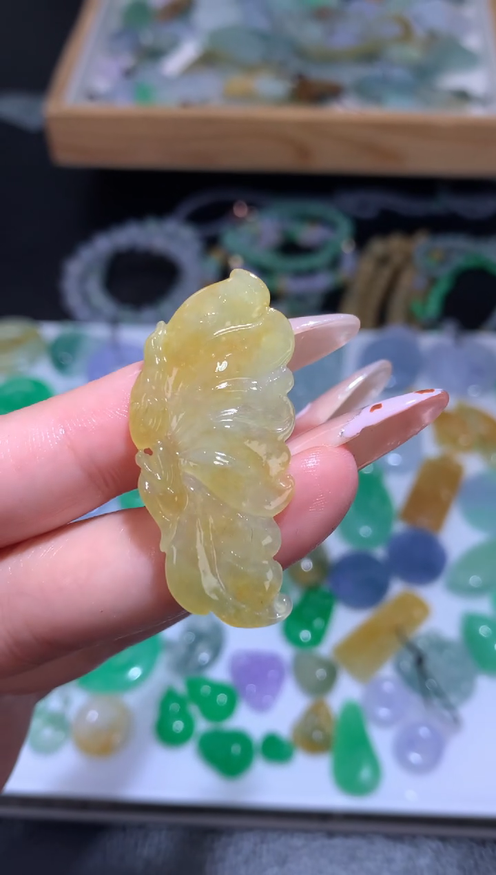 未镶嵌定制翡翠蝴蝶