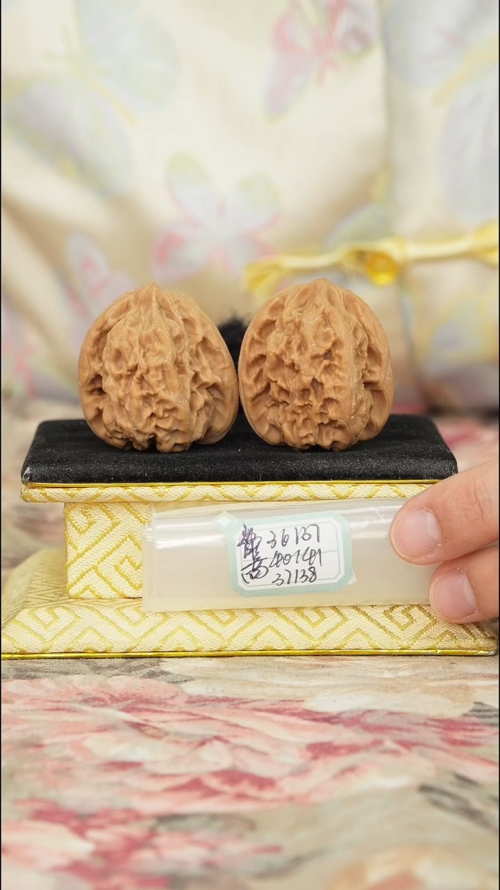 【闪购商品】文玩核桃把件马蹄