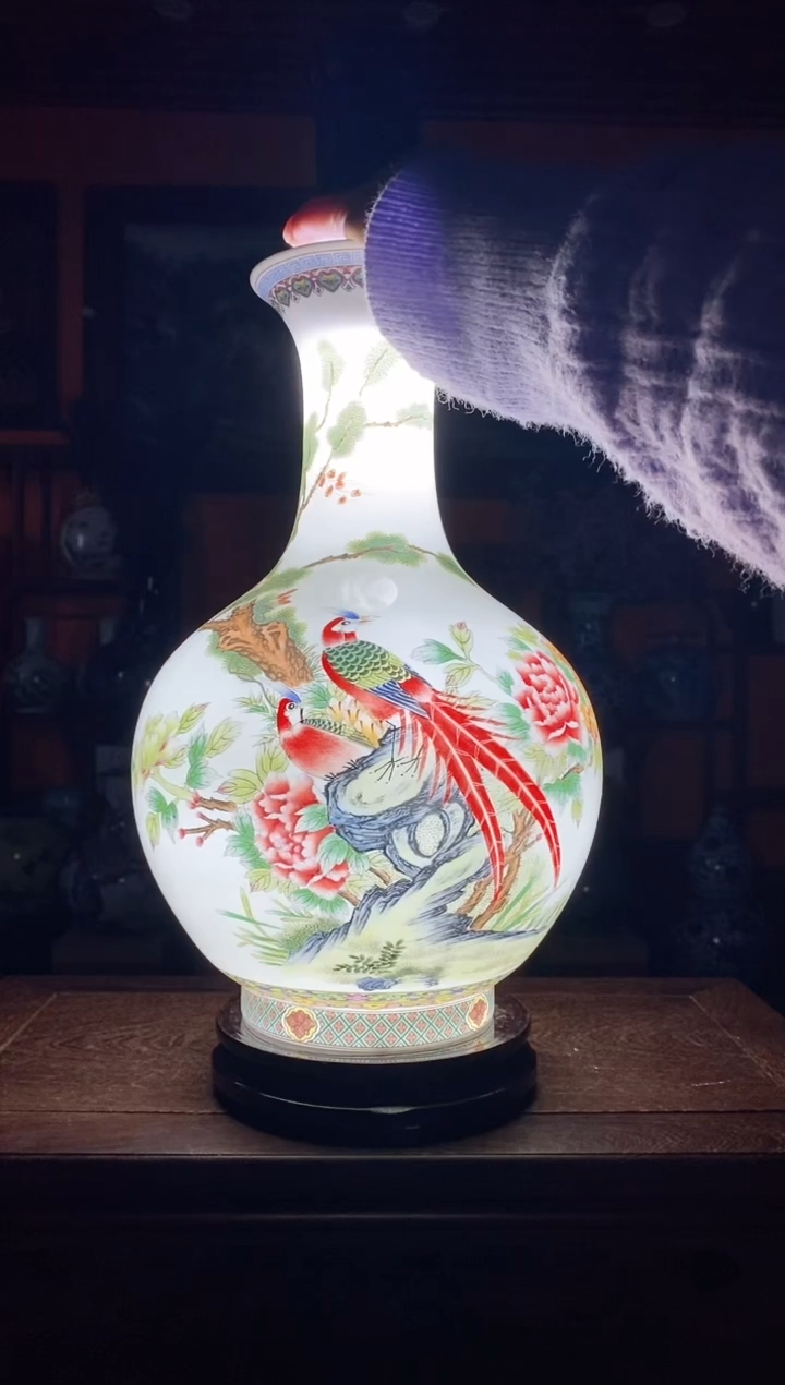 【闪购商品】瓶景德镇陶瓷沈岩《富贵长寿》+旋转底座