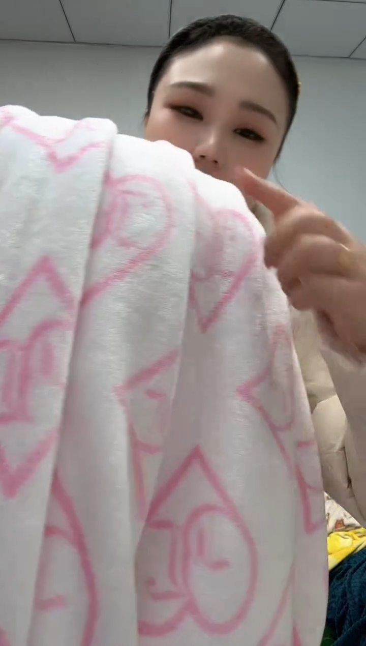 法兰绒2.3X2.2左右以主播所说为准