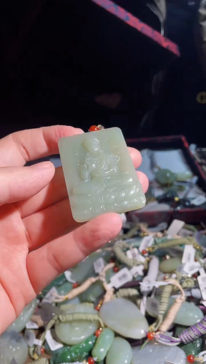 颈饰未镶嵌和田玉1