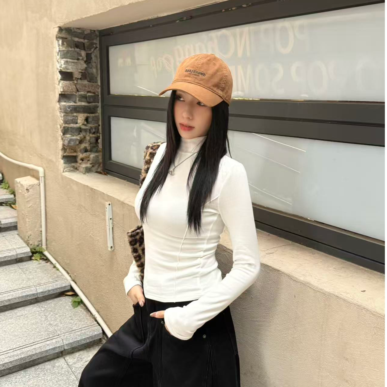 唐火火【摩卡纤裳】冬季磨毛设计感收腰显瘦半高领长袖打底上衣