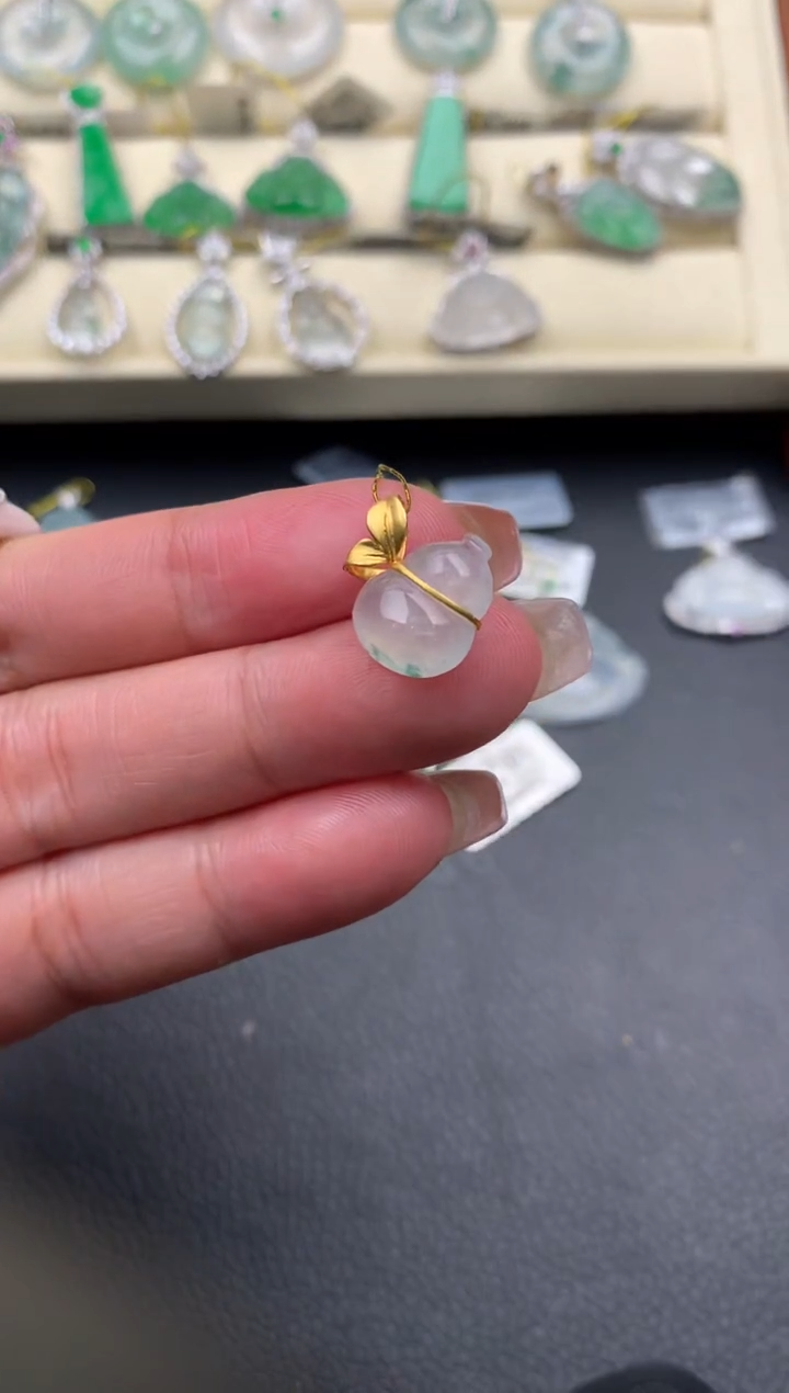 【闪购商品】翡翠颈饰18K金镶嵌D543.....