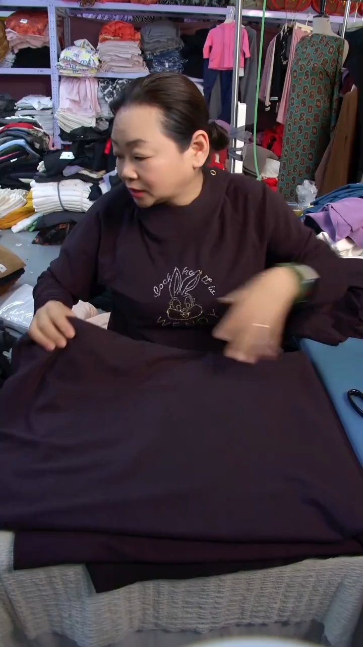 混纺利郎车厘子色澳绒两米二