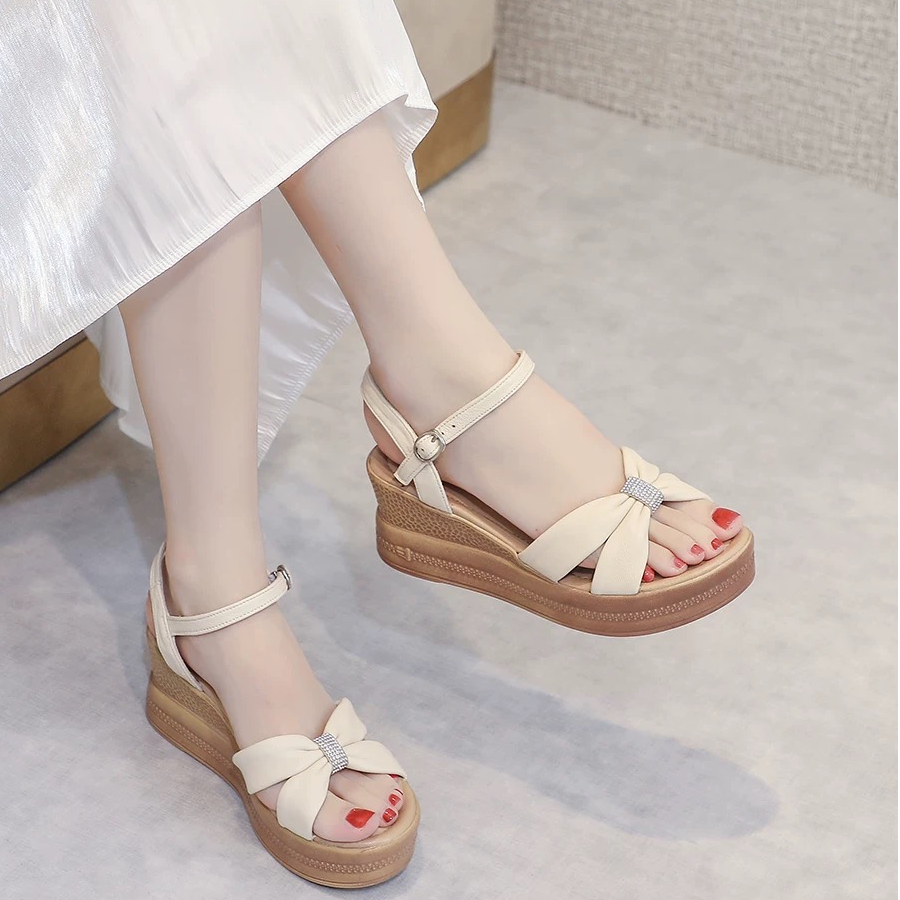 夏季新款时装女鞋凉鞋交叉带真皮露趾厚底一字带时尚厚底休闲凉鞋