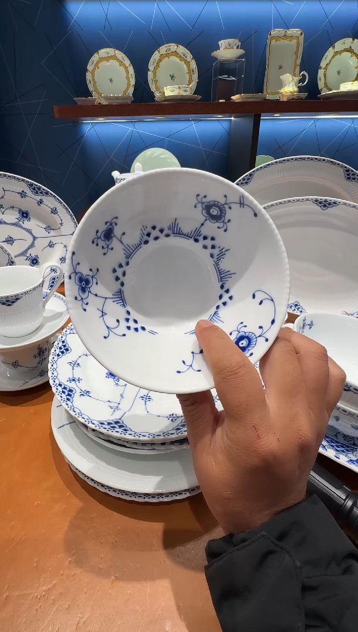 瓷五花马唐草餐具套组