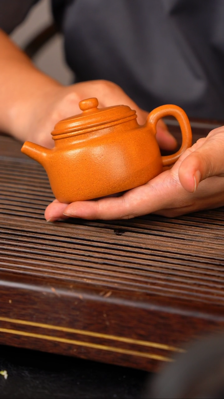 茶壶紫砂似**年全手黄金段德钟