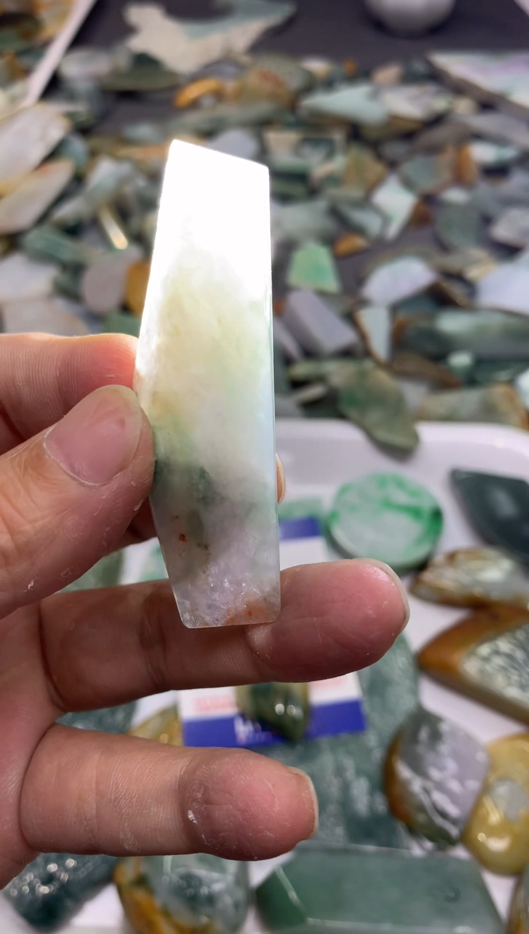 【闪购商品】翡翠颈饰未镶嵌天然翡翠A货