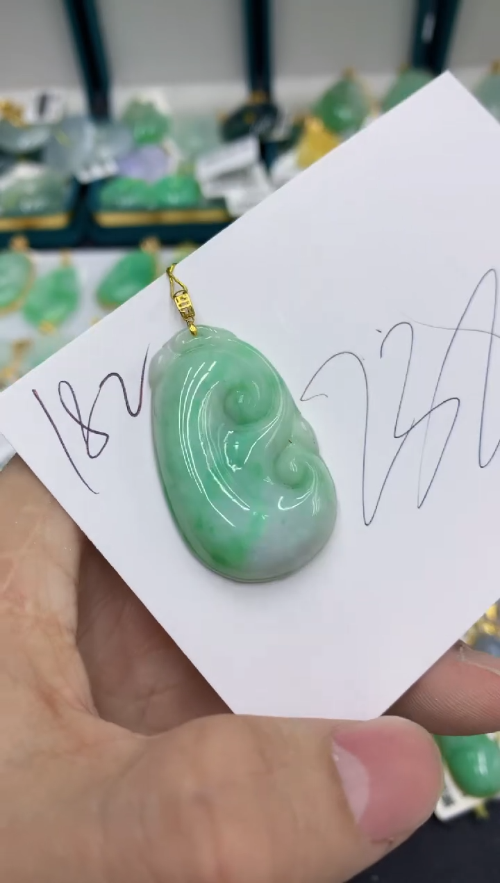 【闪购商品】翡翠颈饰18K金镶嵌翡翠